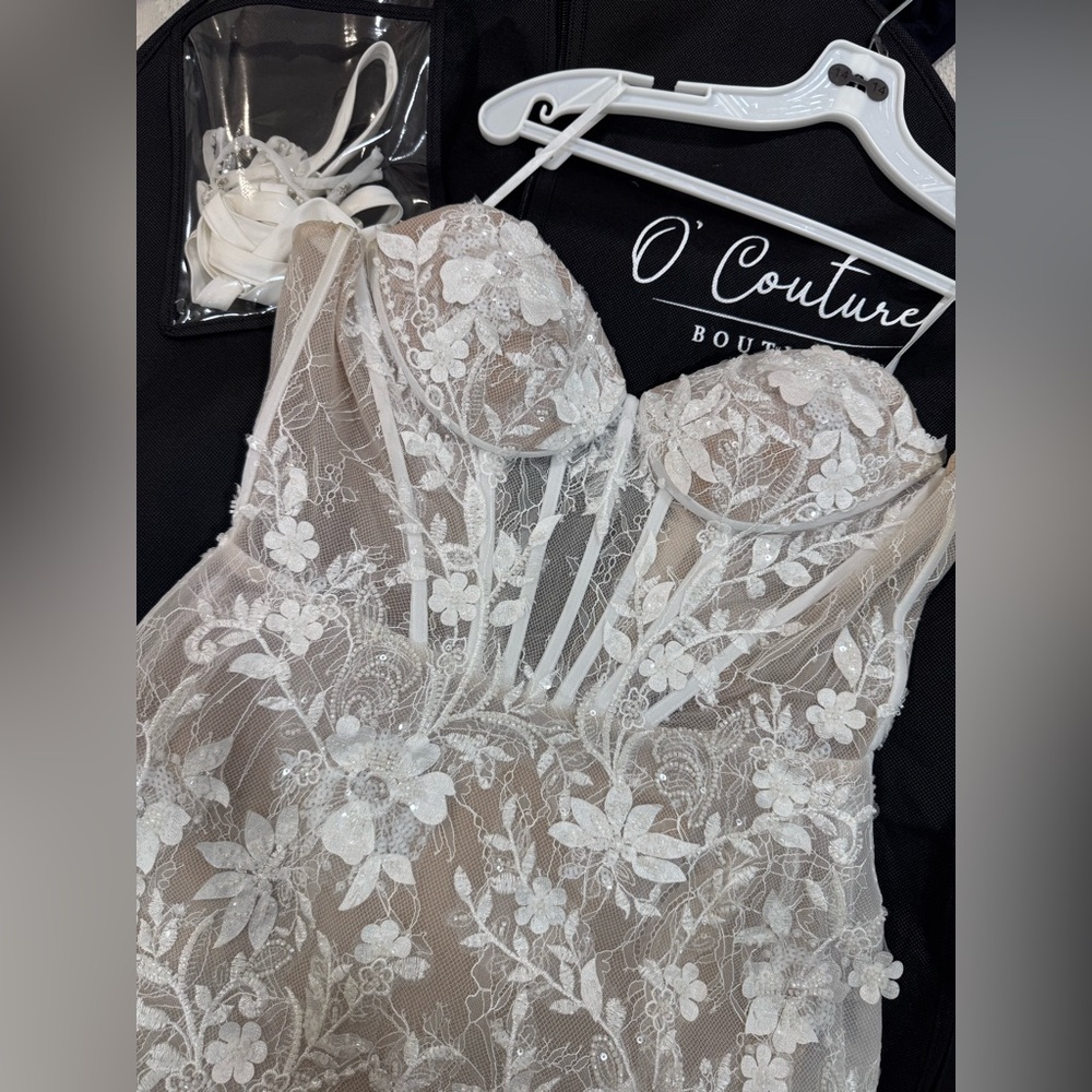 ANDREA & LEO Bridal Dress- white size 4